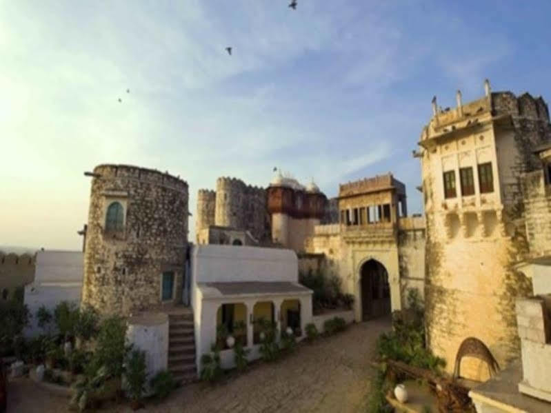 Atulya Fort Khejarla Extérieur photo