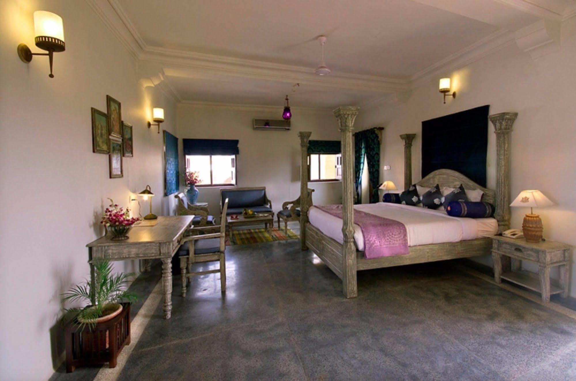 Atulya Fort Khejarla Extérieur photo